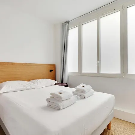 Amazing Place 1br3p Marais Republique Parigi